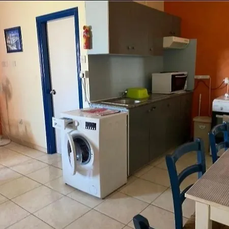 Sun Apartment *